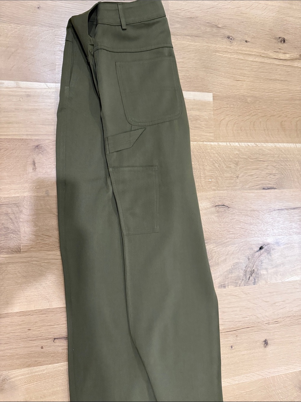 DONNI. Olive Green Women’s Cargo Pants. Never Worn! - Picture 3 of 4